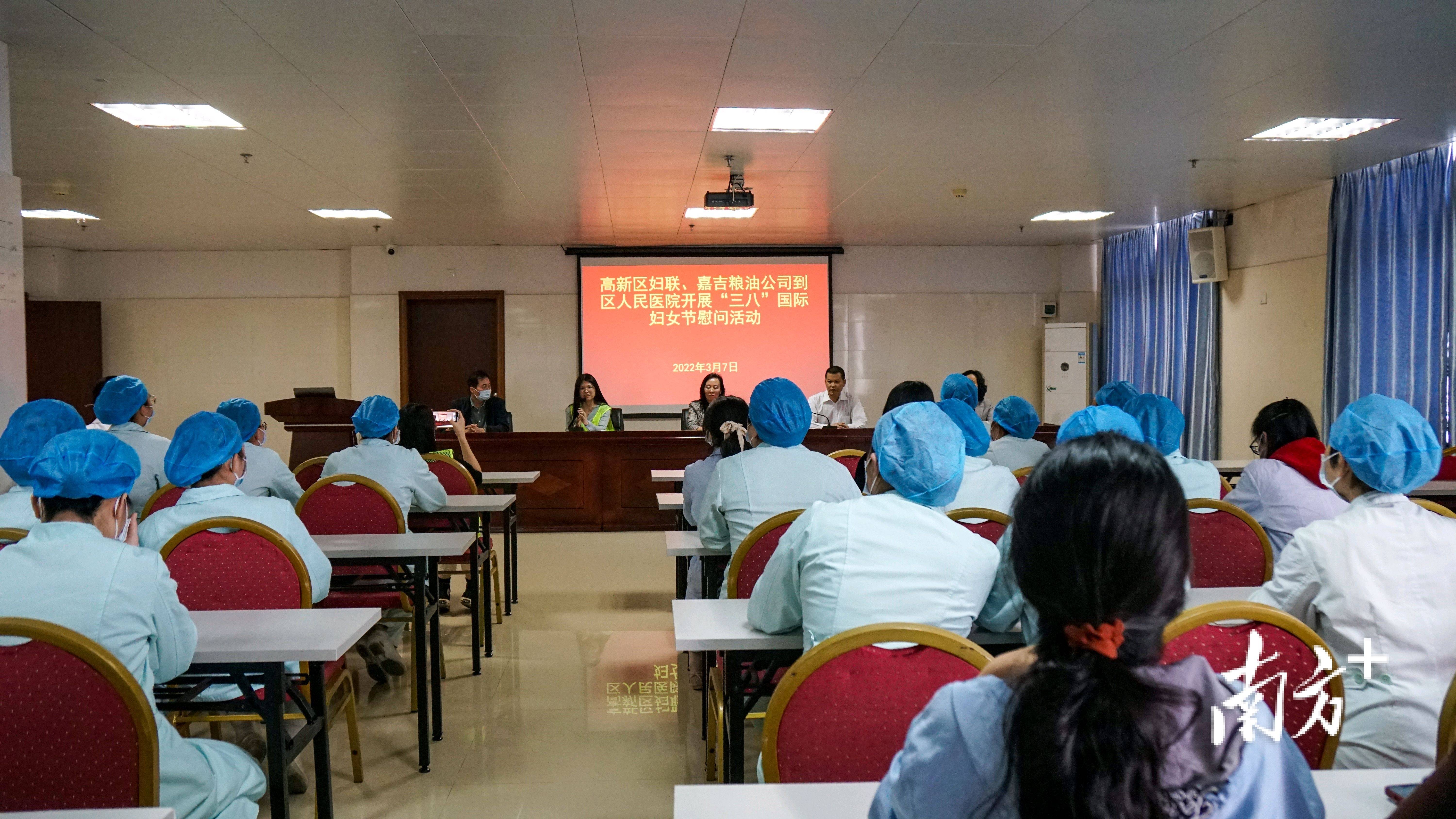 年轻力量投身老年护理 全国现存养老相关企业超37.2万家