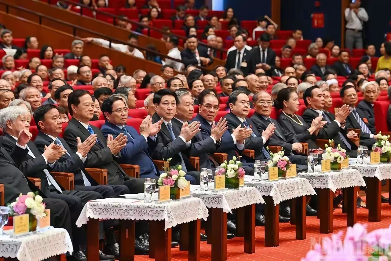 越共中央政治局批准成立广宁中央直辖市主张