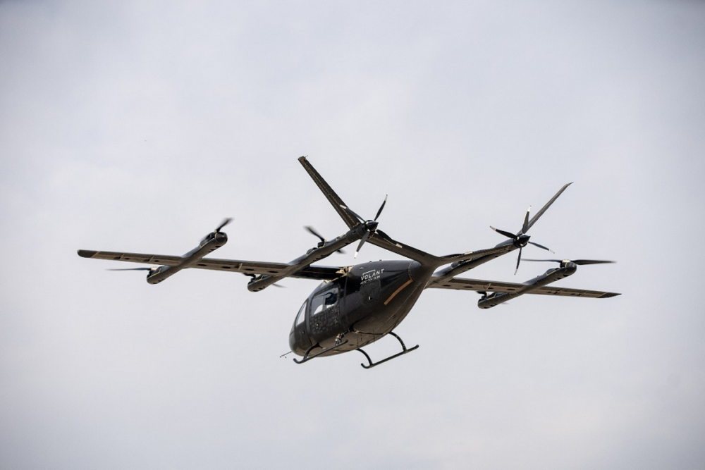 我国首款四座电动飞机获颁型号合格证