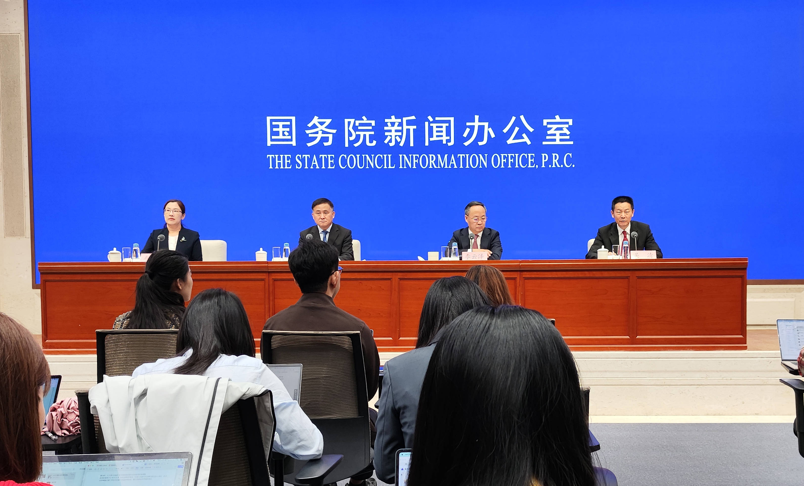 央行：9月末社会融资规模存量为402.19万亿元 同比增长8%