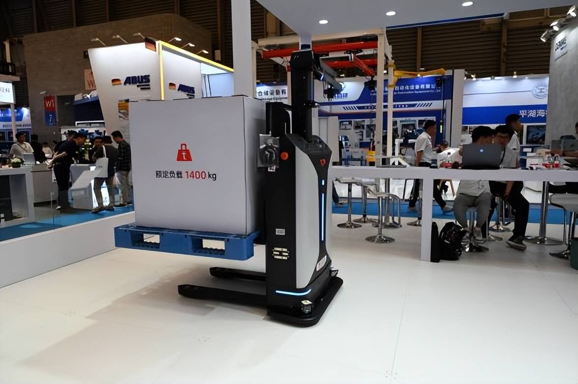 东杰智能获得实用新型专利授权：“一种AGV用钢卷上料转接托盘”