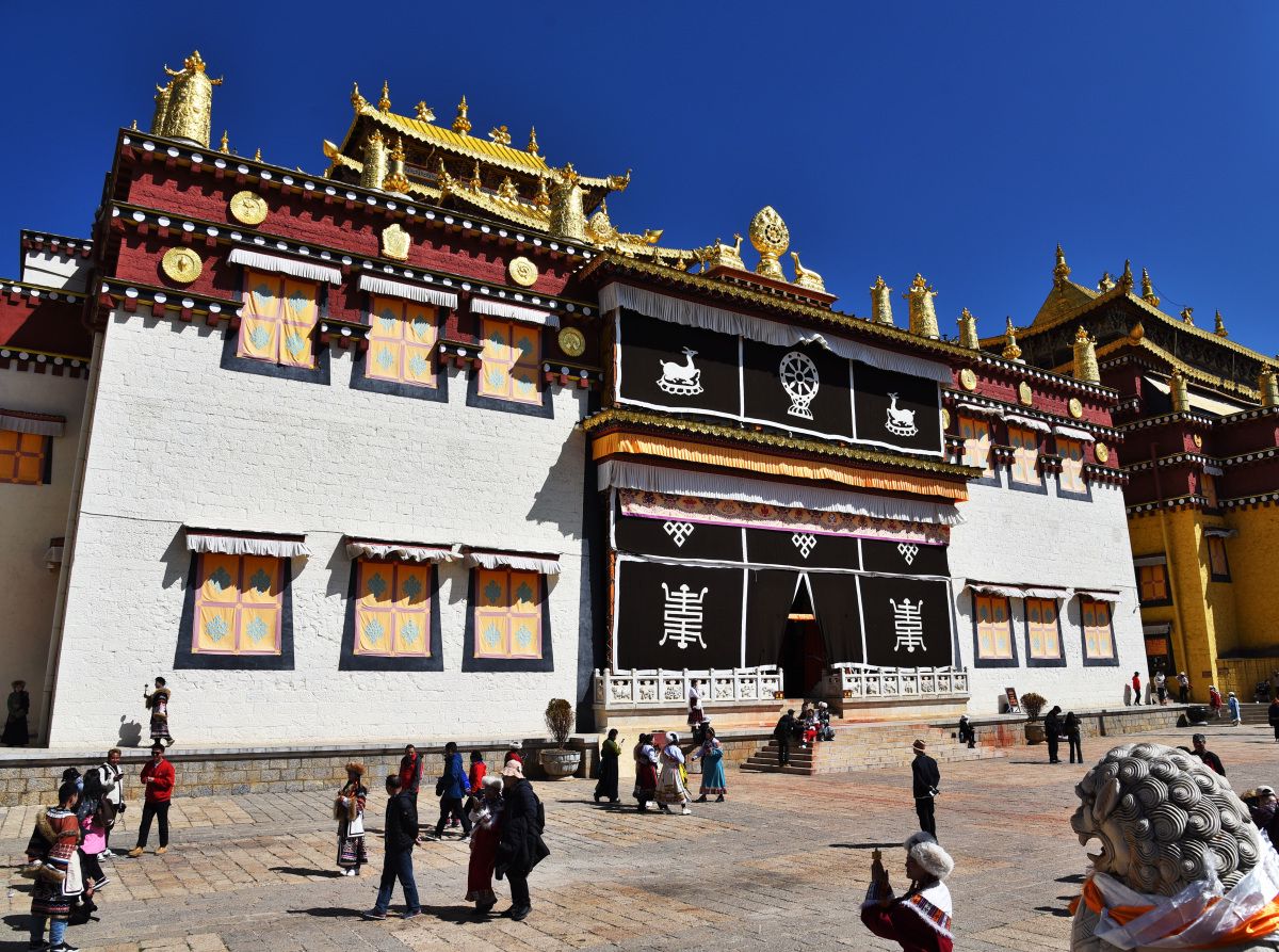 境内游预订人次增长超100% 我国旅游相关企业超255.6万家
