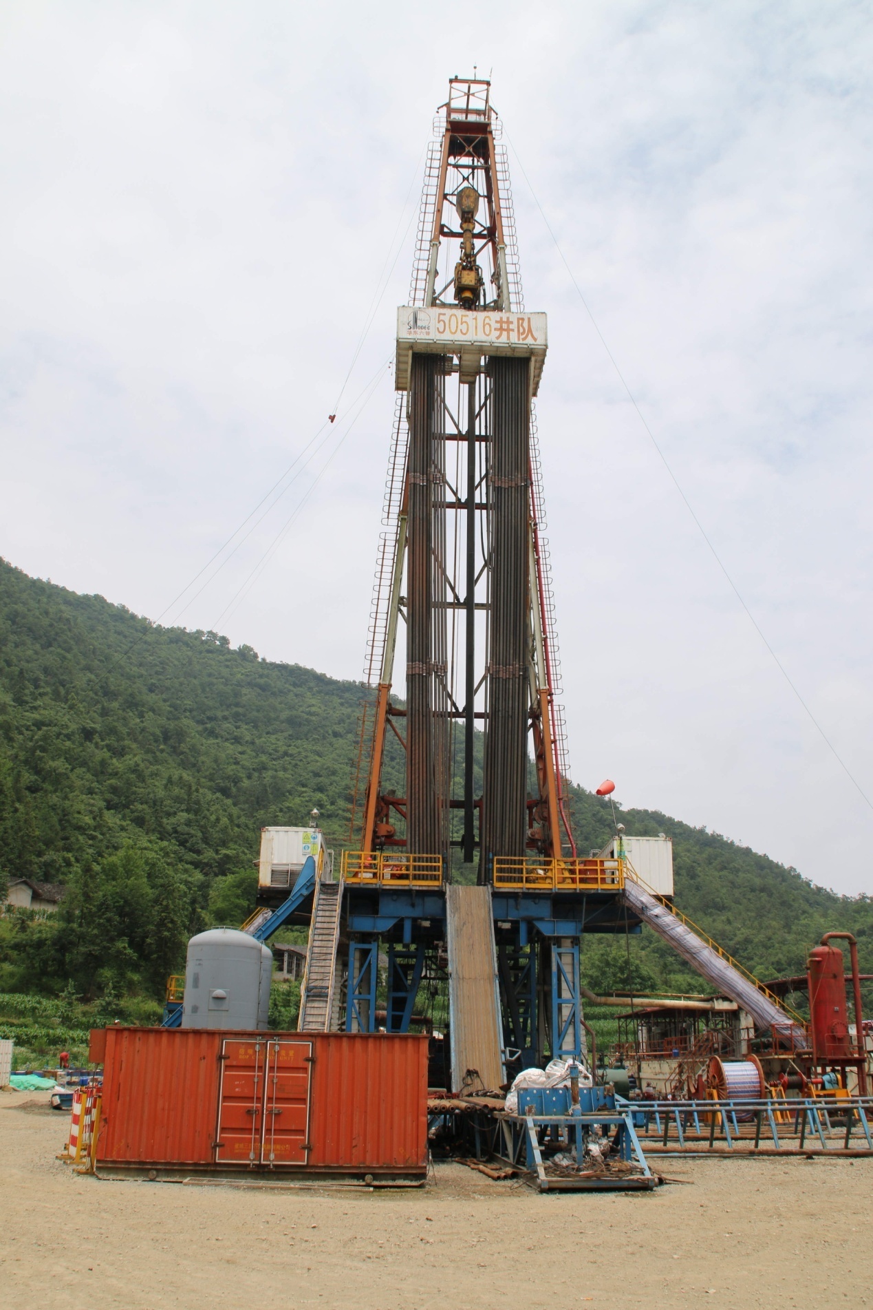 中国石油获得发明专利授权：“用于预测钻关井钻关界限的钻关界限图版及方法”