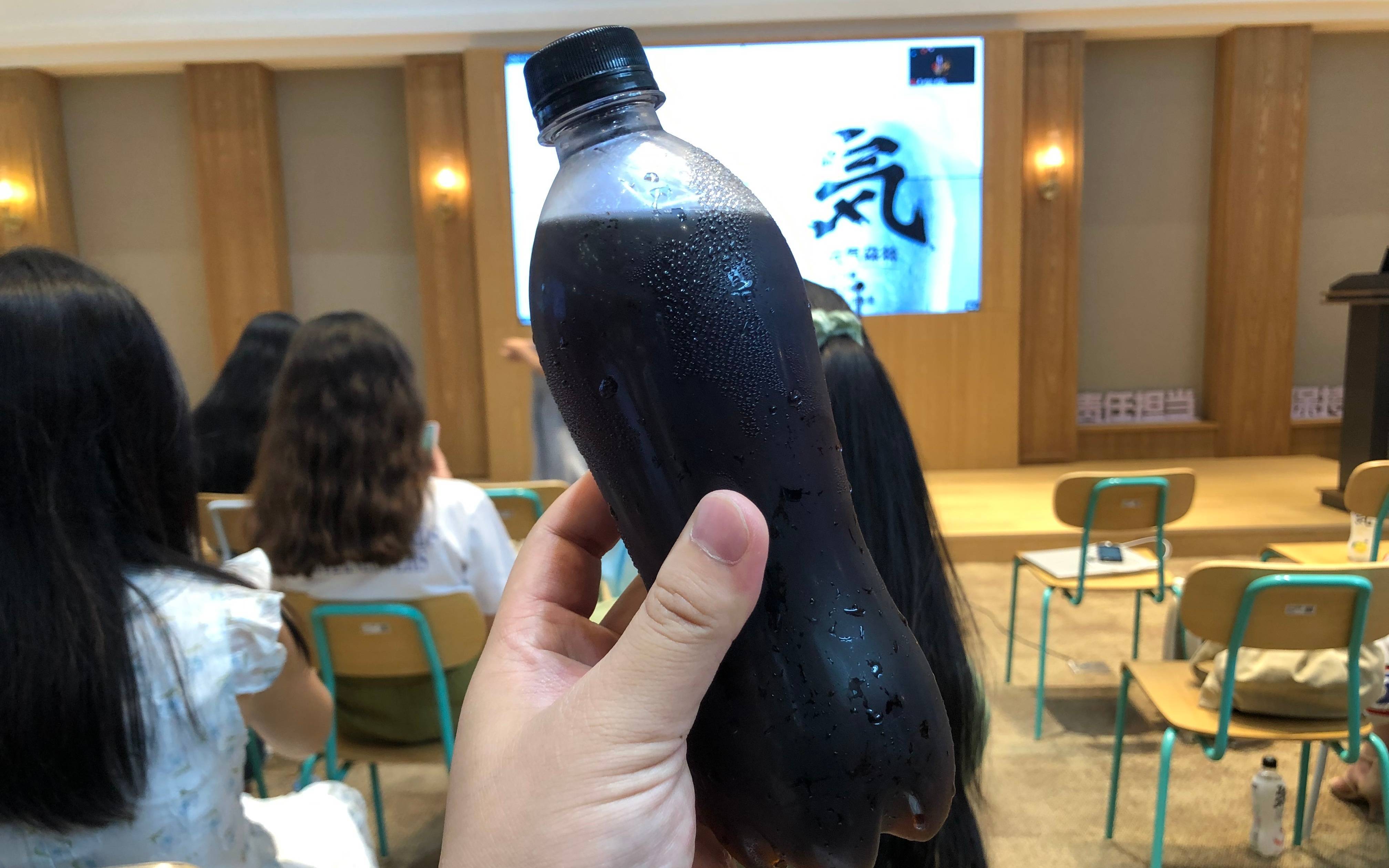 站在巨头肩膀上搞创新，果子熟了难撕下“小元气森林”标签