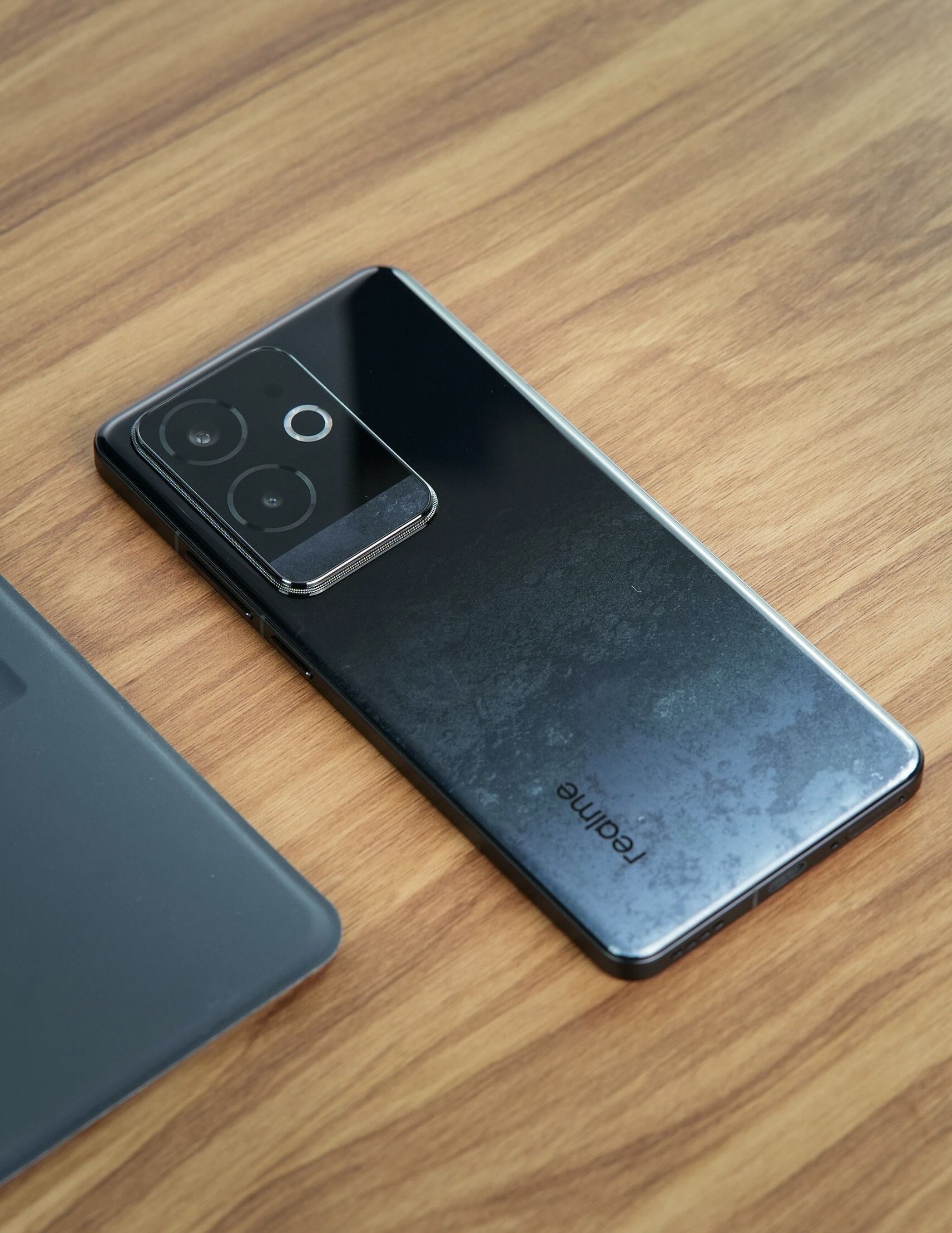 真我GT8系列正式发布，全系搭载理光GR影像系统