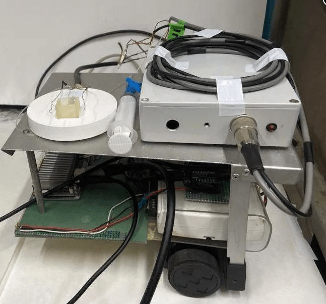 我国科学家成功研制机器人化主动膜片钳系统