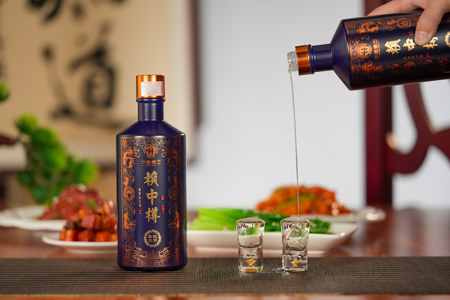 白酒业加速年轻化，茅台、五粮液等T9品牌在美团闪购首发“小酌瓶”新品